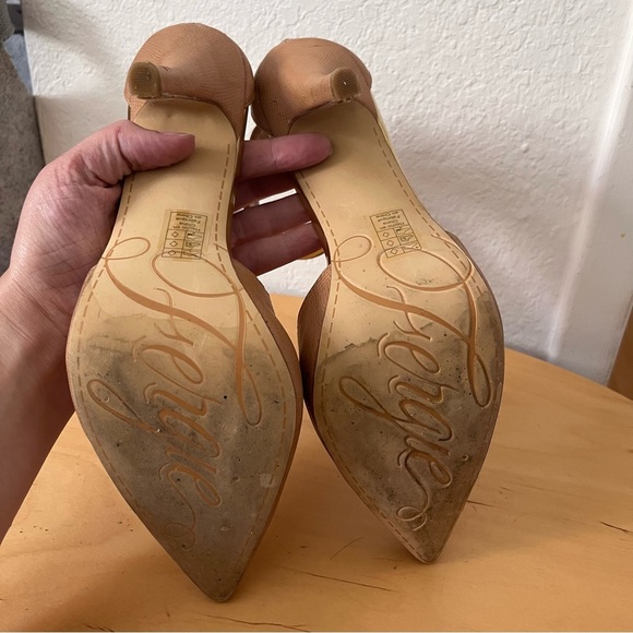 Fergie Pointy Toe 4.5” Heel Gold Ankle Strap Size 10 - Picture 9 of 12